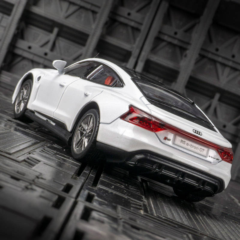 1: 36-simulatie Audi RS e-tron - Decor Lighting Returns recensie en prijs